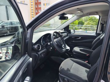 Mercedes V 220 - 5
