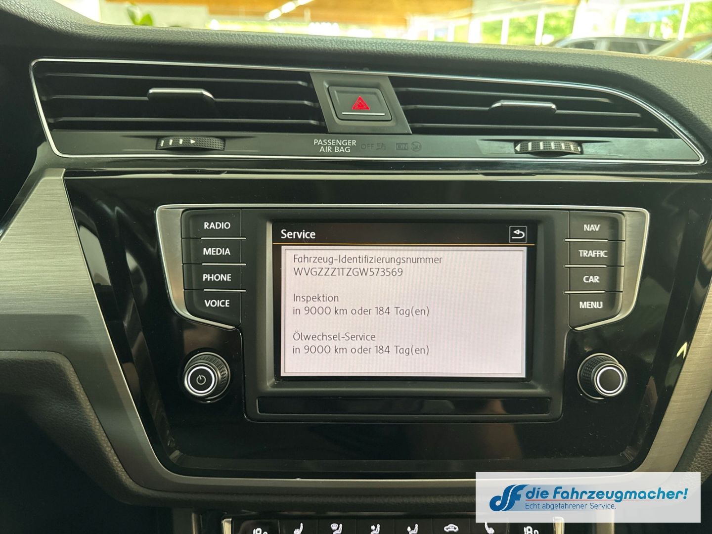 Fahrzeugabbildung Volkswagen Touran Comfortline 2,0TDi Navi Dyn. Kurvenlicht