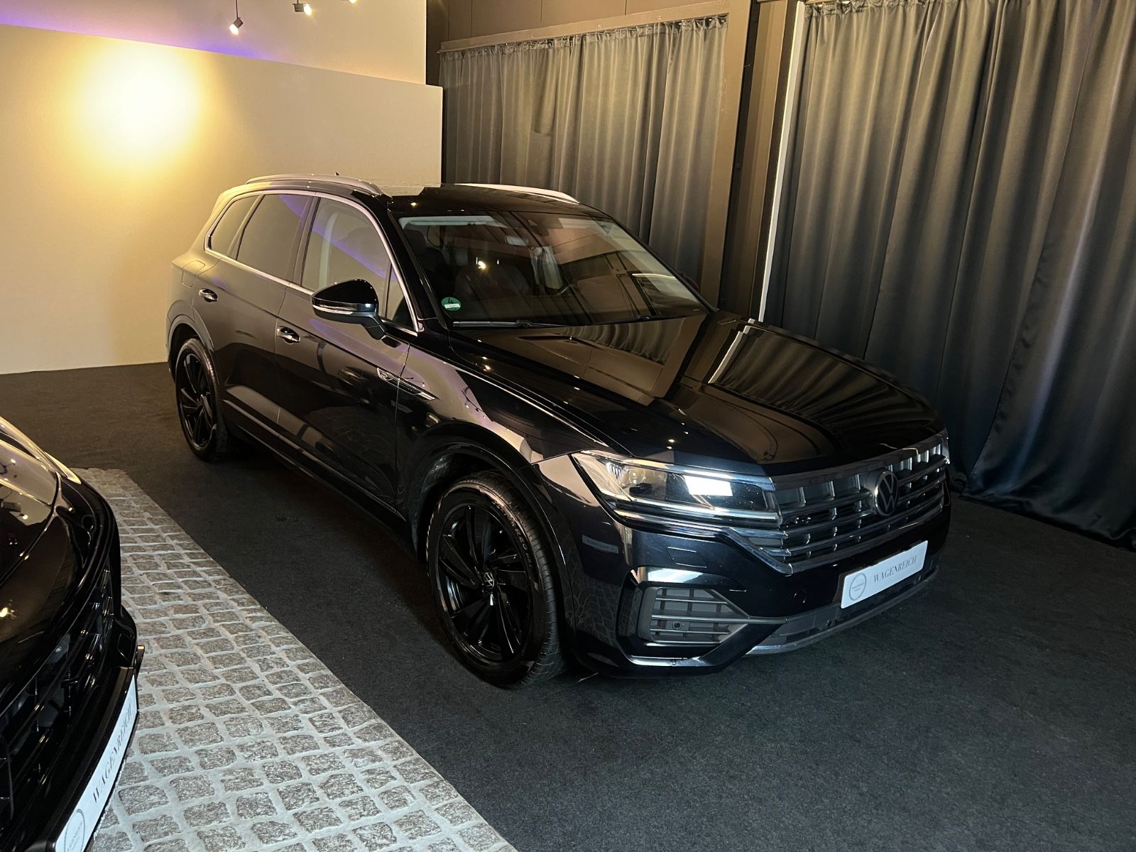 VW Touareg R-Line 4Motion CR7