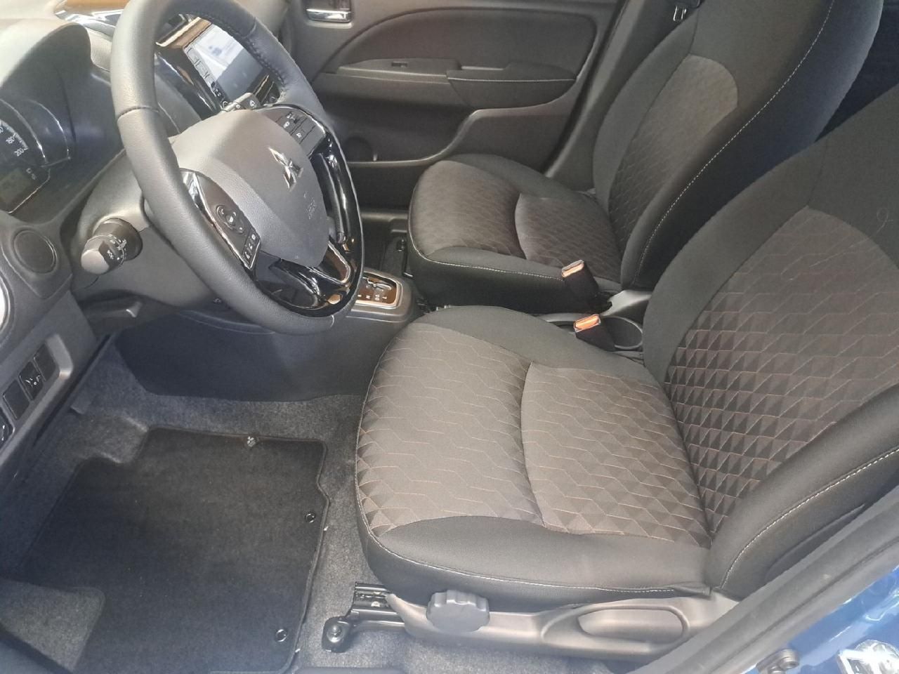 Fahrzeugabbildung Mitsubishi Space Star Select+*Ganzjahresreifen*