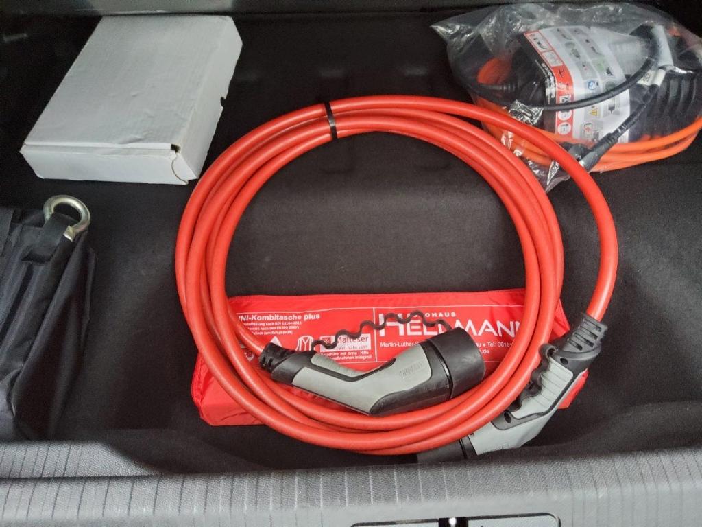 Citroën e-C4 e- Shine 11kw Shz Navi Kamera Leder