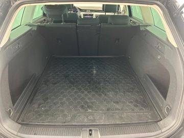 Volkswagen Passat Variant - 9