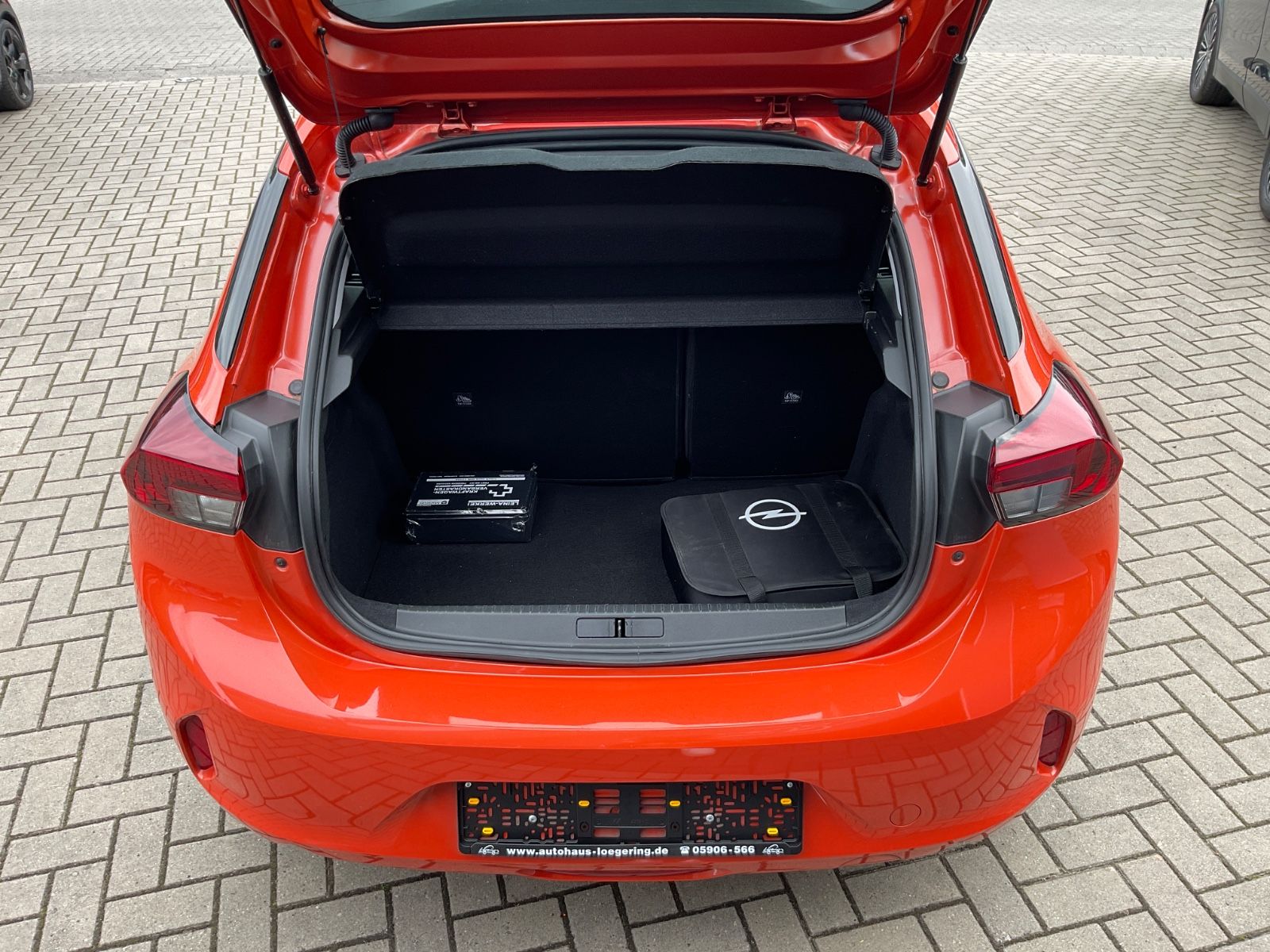 Fahrzeugabbildung Opel Corsa 100KW Edition,50 KWS,CarPlay,Spur,Telefon