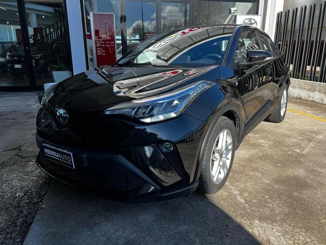 Toyota TOYOTA C-HR 1.8 Hybrid E-CVT Business