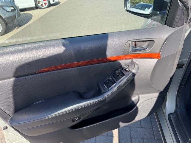 Toyota Avensis  2.4 Executive Liftback