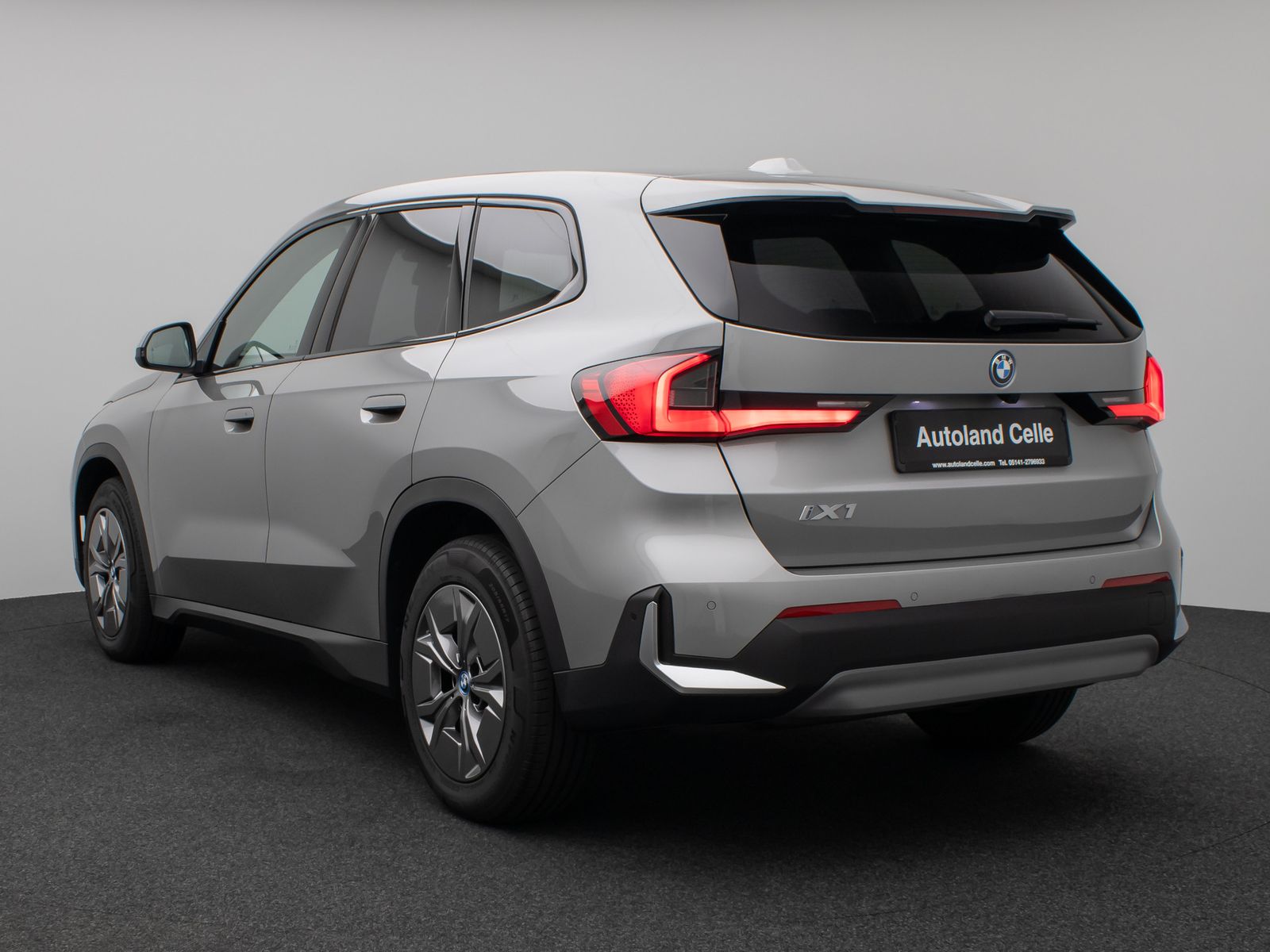 Fahrzeugabbildung BMW iX1 eD20 Kamera DAB Fernlichtassis Komfort Sport