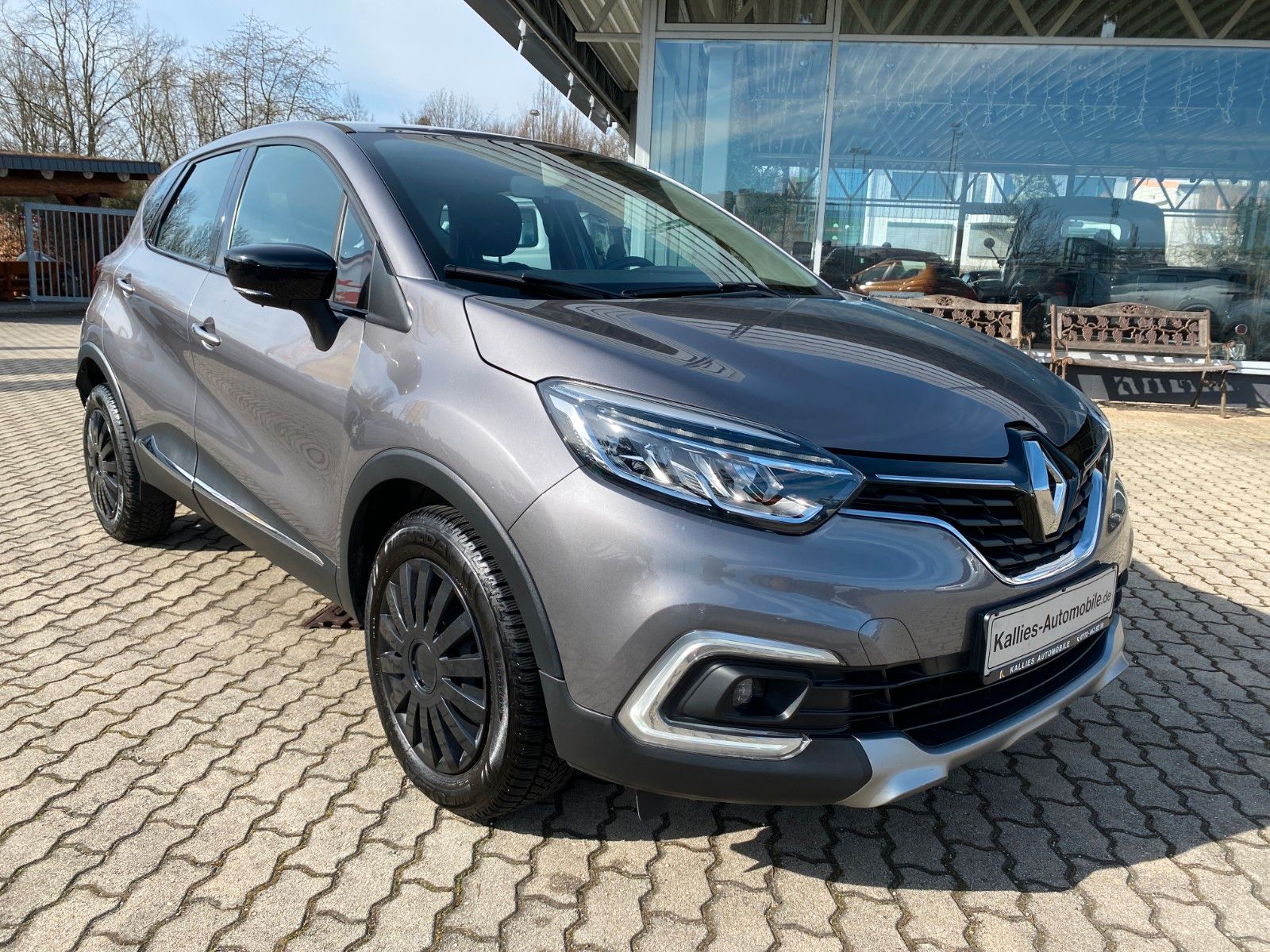 Fahrzeugabbildung Renault Captur Intens PDC+SHZ+NAVI+1VORB.+TÜV-NEU