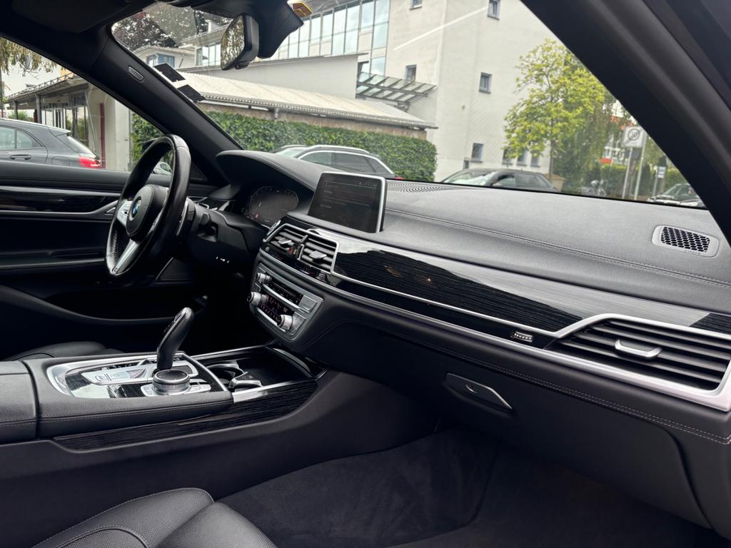 BMW 730