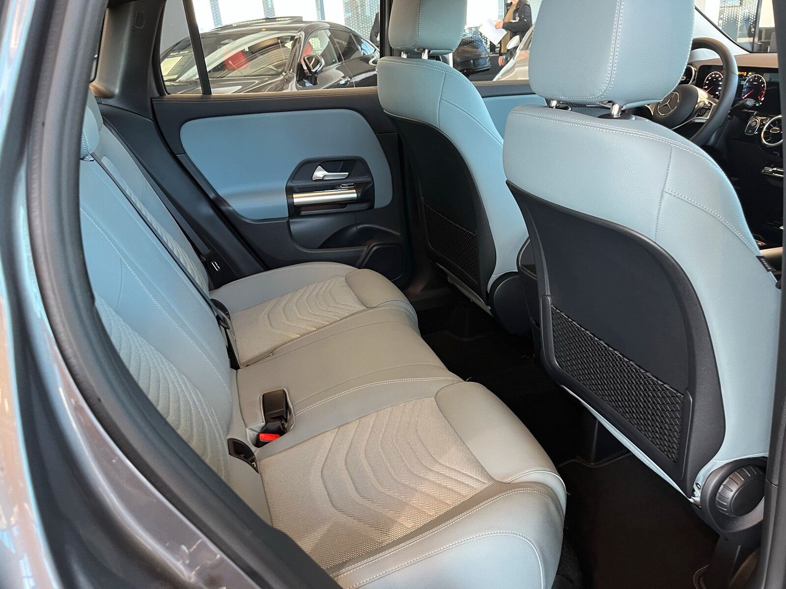 Mercedes-Benz GLA 180 PROGRESSIVE ADVANCED VOLLDIGI WINTERP. foto 8