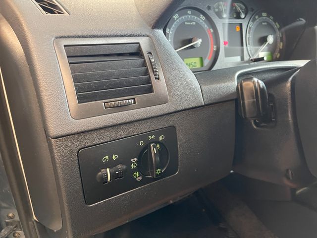 Skoda Fabia Combi Elegance Aut. *KLIMA*SHZ*TÜV*