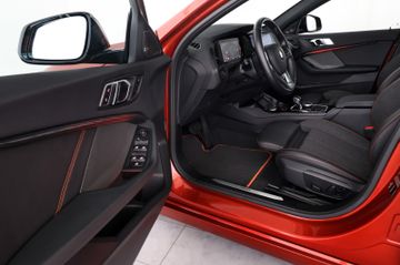BMW 118d Aut. Sport Line Shadow PANO HUD H&K RFK