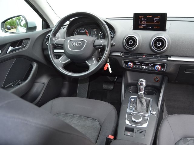 A3 1.4 TFSI S-tronic Attraction XENON/APS/17-ZOL