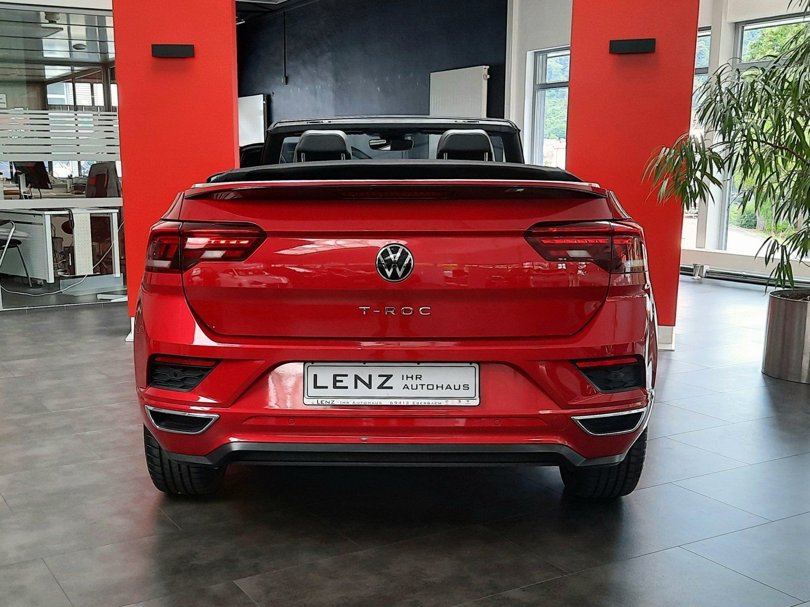 Fahrzeugabbildung Volkswagen T-Roc Cabrio R-Line*AHK*Cam*Navi*LED*Sitzhzg*ACC