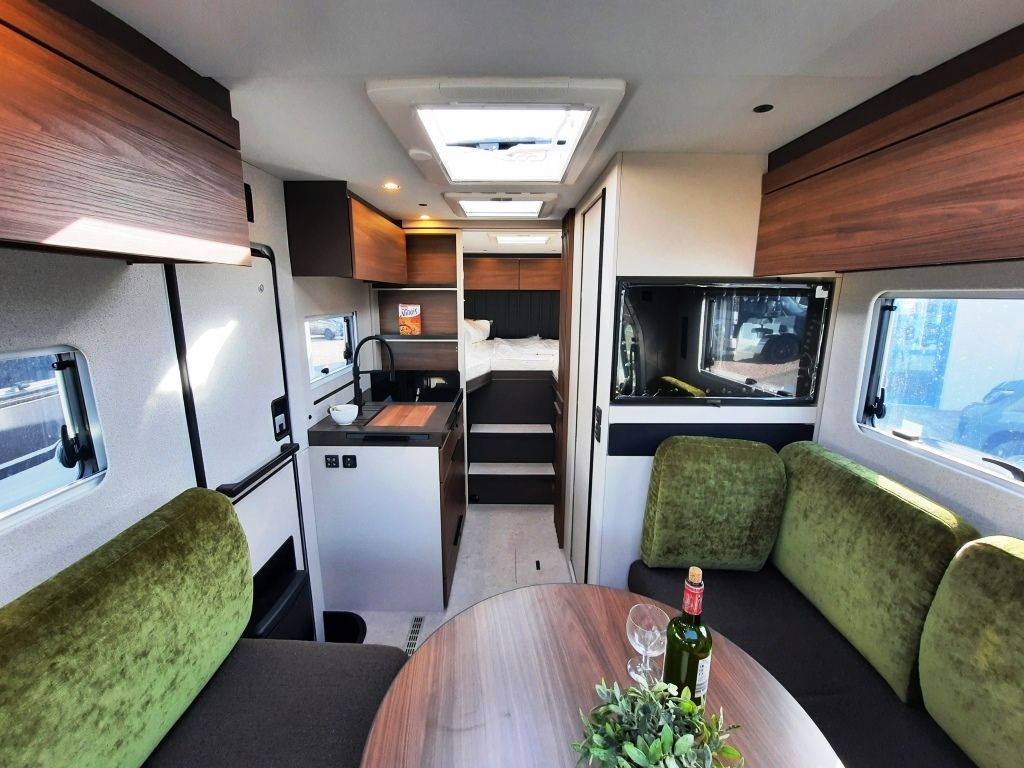 Fahrzeugabbildung Bürstner Signature SFT 7.0 Verfüg./Sparen Sie 9.616,- €