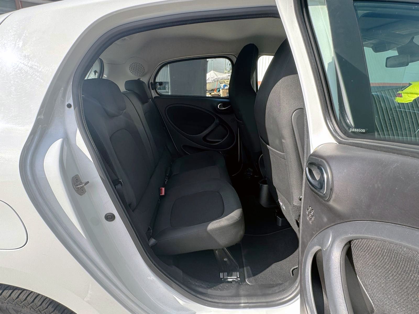Fahrzeugabbildung Smart ForFour Automatik PDC SHZ Klimaautomatik Alu