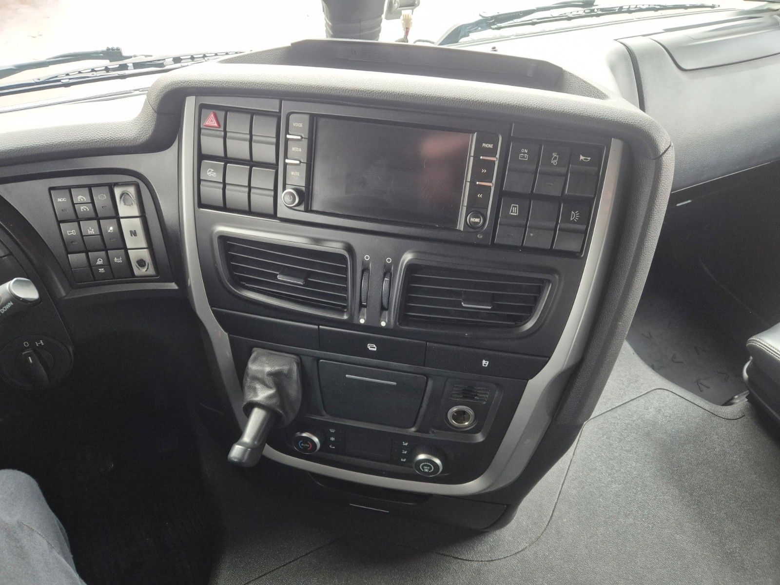 Fahrzeugabbildung Iveco Stralis AS440S46T/P NG LNG Standklima Intarder