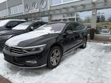Volkswagen Passat Elegance DSG LED Panorama AHK R-Cam - VW Passat Gebrauchtwagen in Hannover