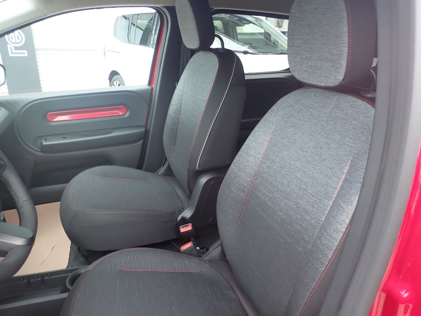 Fahrzeugabbildung Renault Twingo E-TECH elektrisch Techno 80hp Urban Range