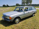 Mercedes-Benz 240TD,W 123 Kombi,Tüv neu, Automatik - Mercedes-Benz: Kombi, W123