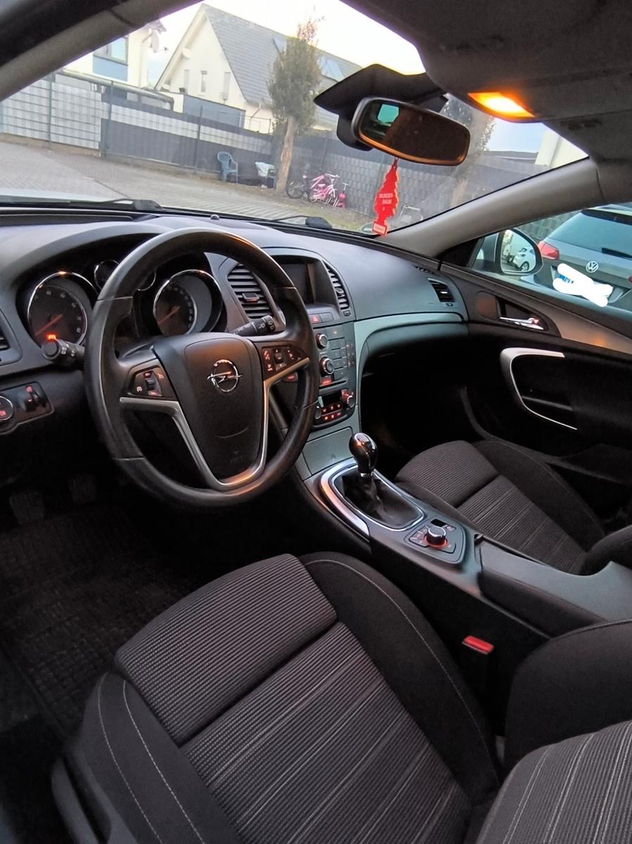 Opel Insignia 2011 — photo 6