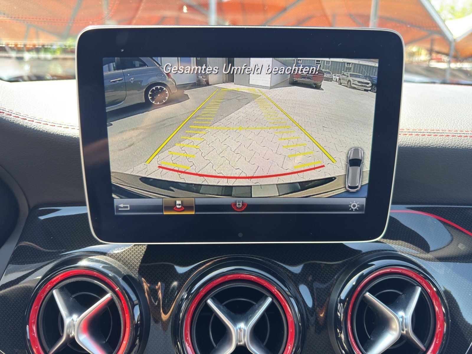 Fahrzeugabbildung Mercedes-Benz CLA45 AMG SB Pano LED Kamra SHZ Navi PTS Audio20