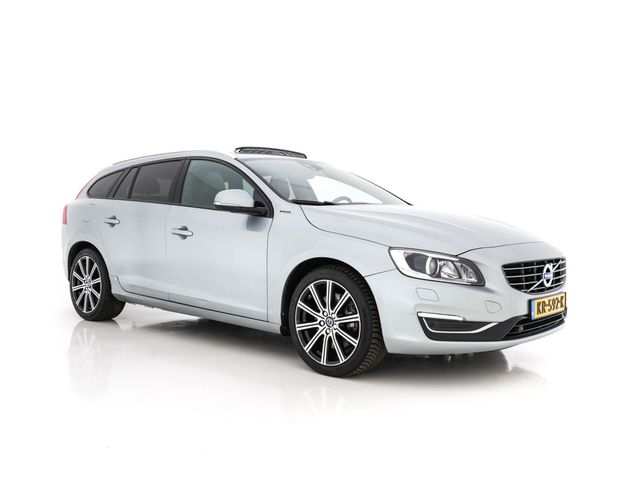 Volvo V60 2.4 D6 AWD Twin motor Momentum Aut. *PANO |