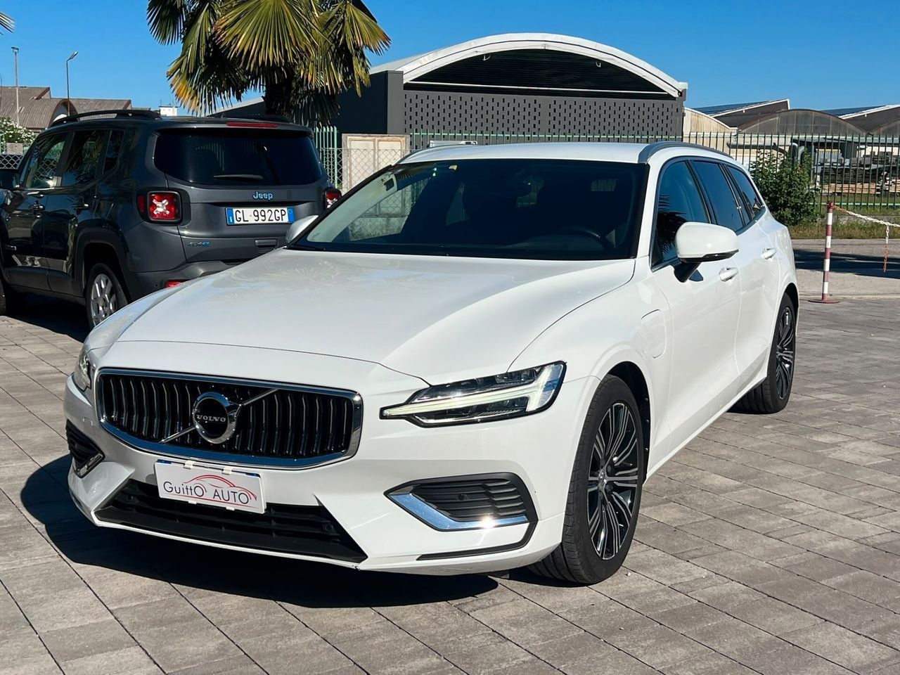 Volvo V60 T6 Recharge AWD Plug-in Hybrid Inscrip