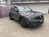Volkswagen Tiguan 1.5 TSI United LED Nav Assist Virtual 18" - Volkswagen Tiguan mit Benzin-Antrieb