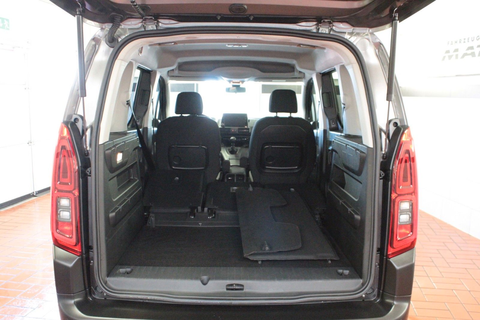 Fahrzeugabbildung Citroën Berlingo Kombi , 1.2 PureTech 110 2  Schiebtüren