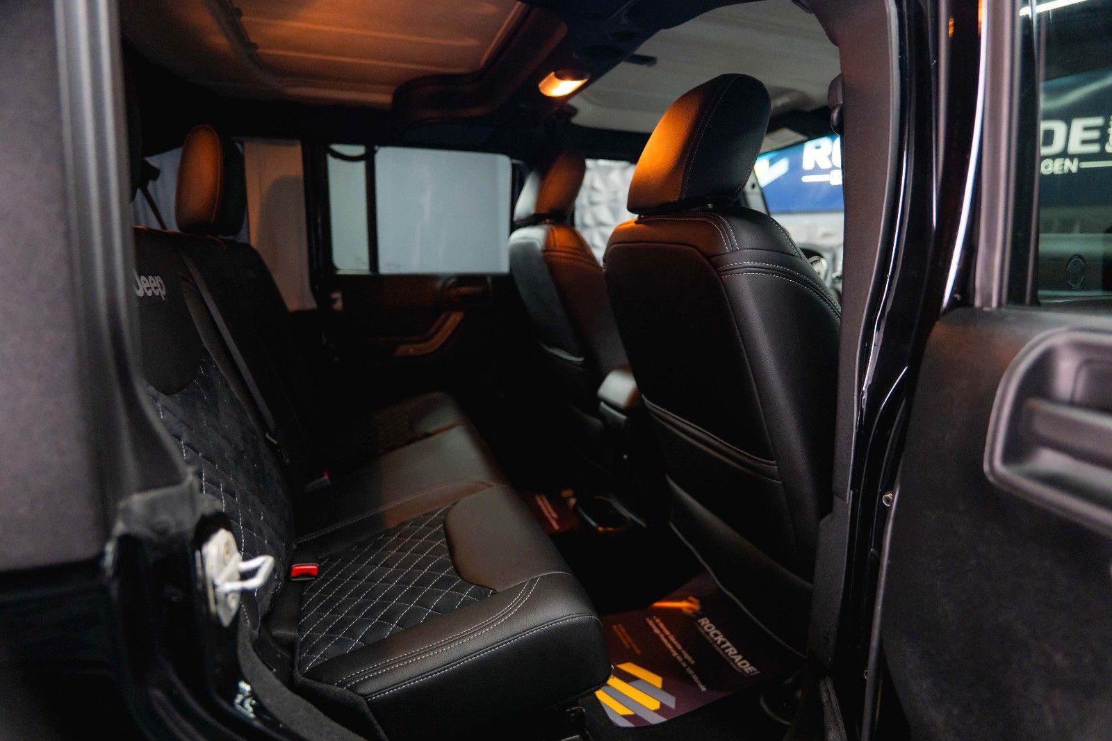 Fahrzeugabbildung Jeep Wrangler 3.6 V6 UNLIMITED SPORT OFFROAD 4x4 LED