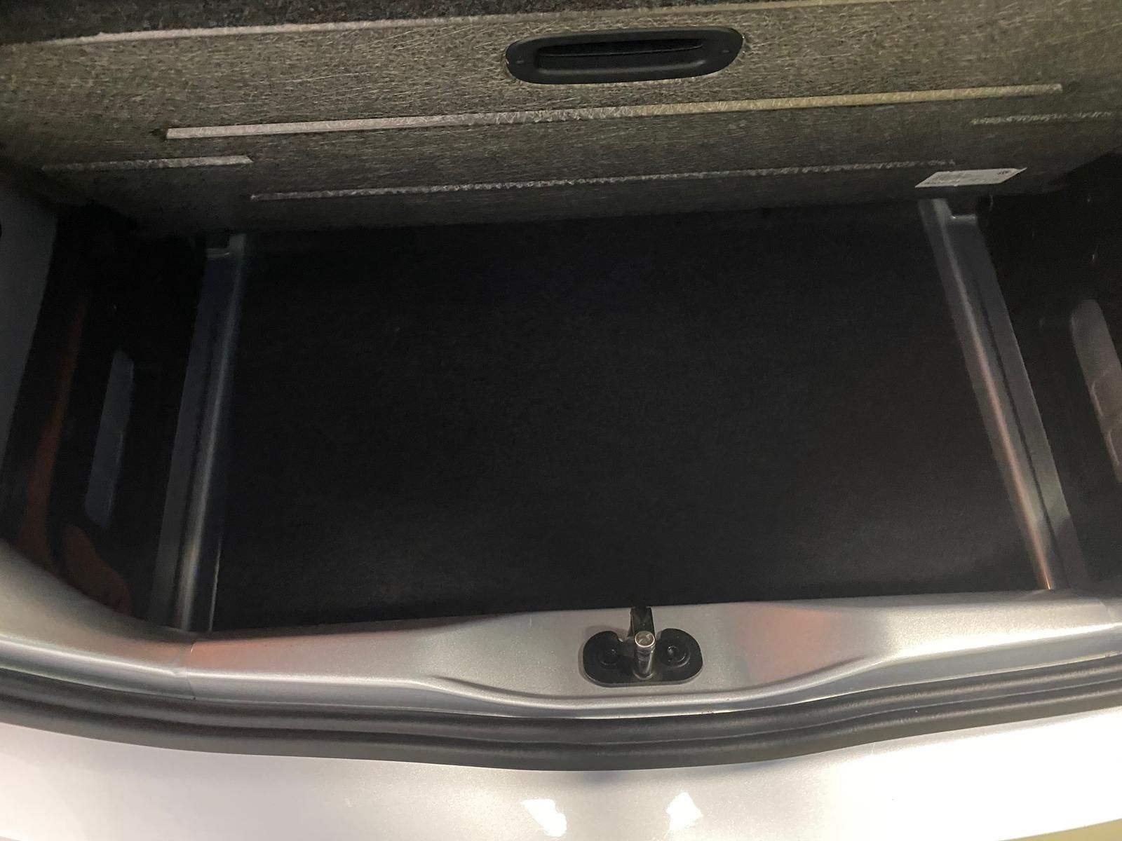 Fahrzeugabbildung Volkswagen up! move up! KLIMA+PDC+SITZHEIZ+Metallic+Allwett