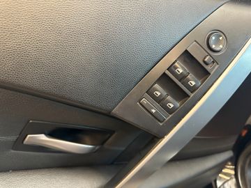 BMW 530 i Touring *Klima*Navi*Xenon*AHK*Freisprech*