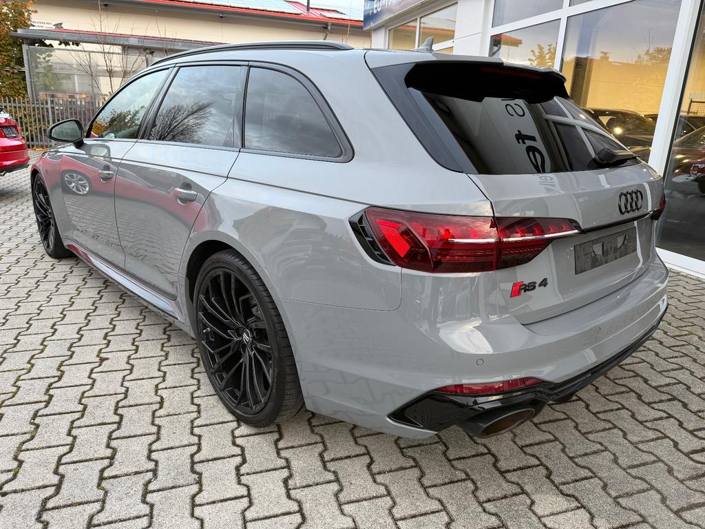 Audi RS4