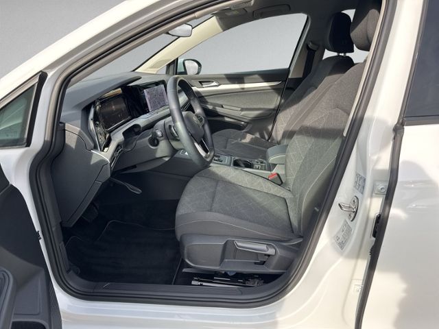 Golf VIII 1.5 eTSI DSG KAMERA+LED+NAVI+ACC+SIHZ+