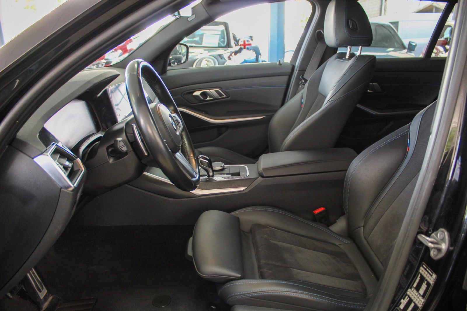 BMW 320d Touring xDrive M Sport Automatik AHK 1.Hand foto 9