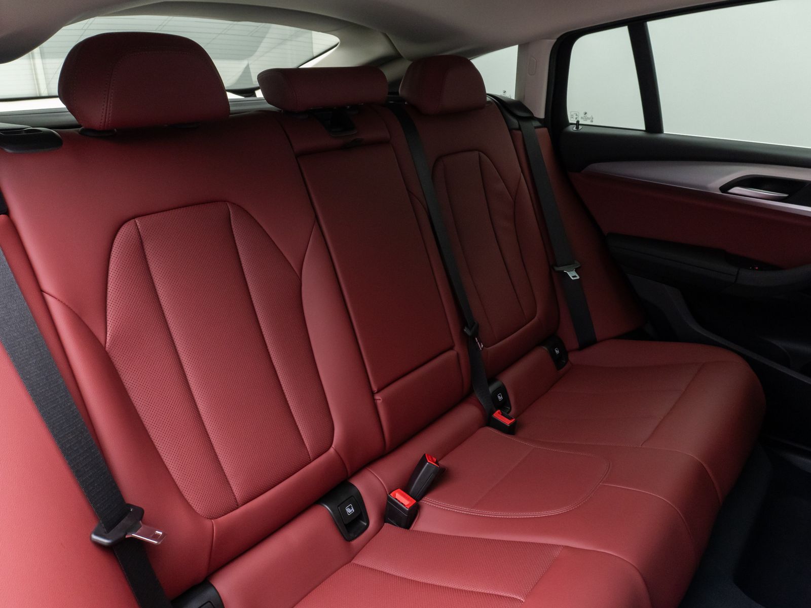 Fahrzeugabbildung BMW X4 xD20d 360°DAB HiFi Fernlichtassist AHK Sport