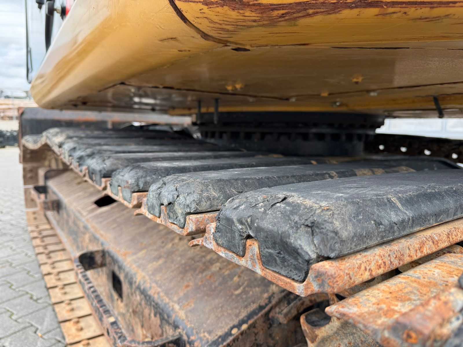 Fahrzeugabbildung CAT 311 FLRR / 2017 / 2.788h / TL  / hydr. GR