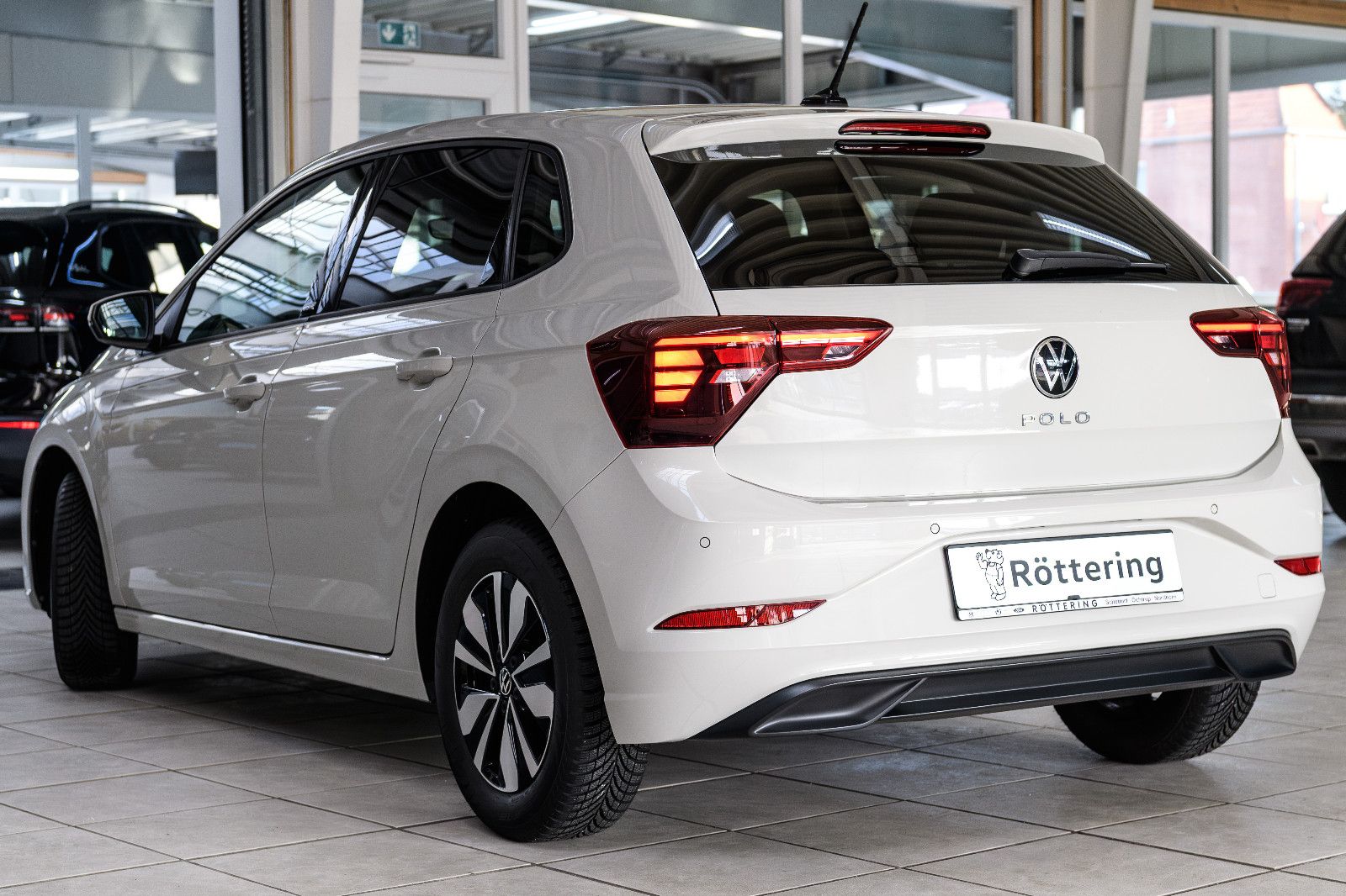 Fahrzeugabbildung Volkswagen Polo VI Move 1.0 TSI DSG LED+SHZ+PDC+APP