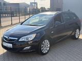 Opel Astra -J Edition  Sports Tourer Sitzheizung-Klim - Opel Astra aus 2011: Sports Tourer