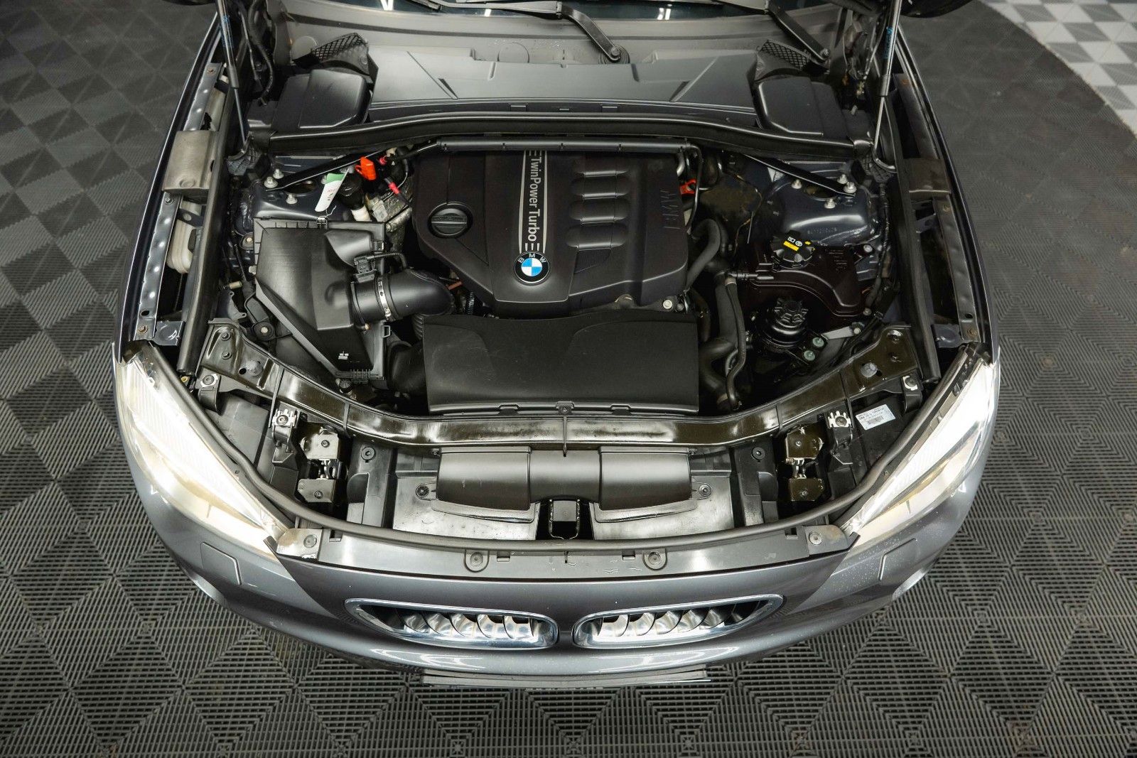 Fahrzeugabbildung BMW X1 xDrive 18d M-Sport Shadow Line *Bi-Xenon*DAB*