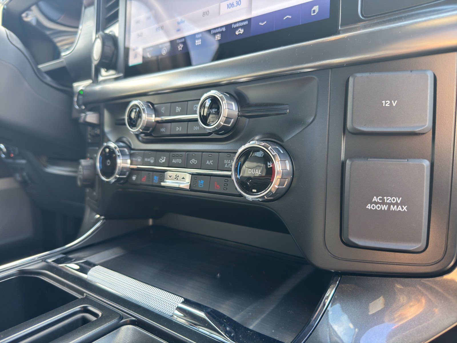 Fahrzeugabbildung Ford F-150 Lariat BLACK 4x4 NAVI/AHK/360°/PANORAMA