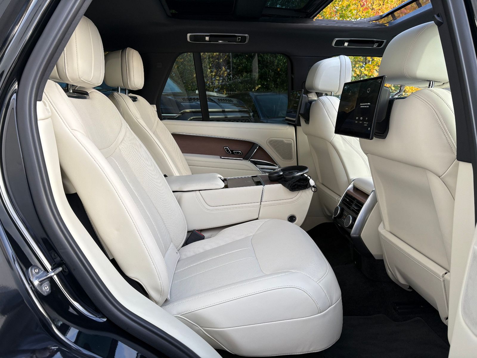 Fahrzeugabbildung Land Rover Range Rover HSE/FOND-TV/MASSAGE/PANO/360°/VOLL