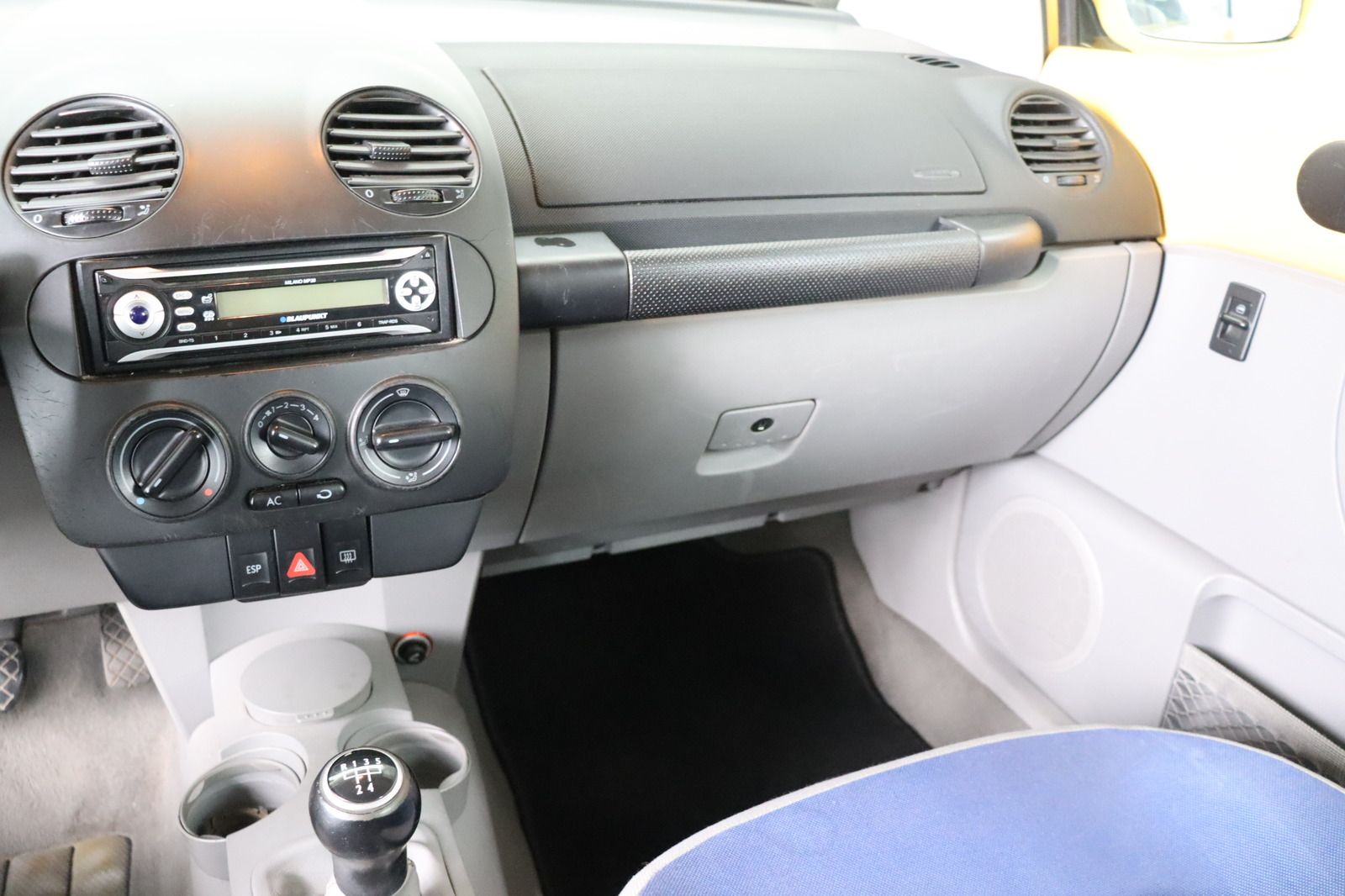 Fahrzeugabbildung Volkswagen New Beetle 1.6 en vogue * HU/AU bis 04.2026 *