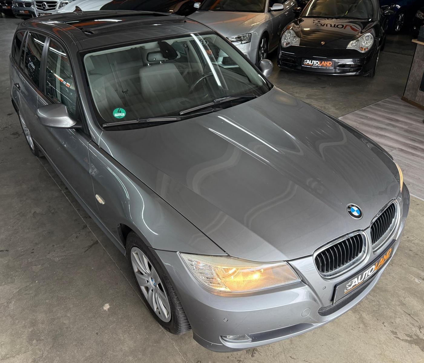 BMW 318 2011 — photo 22