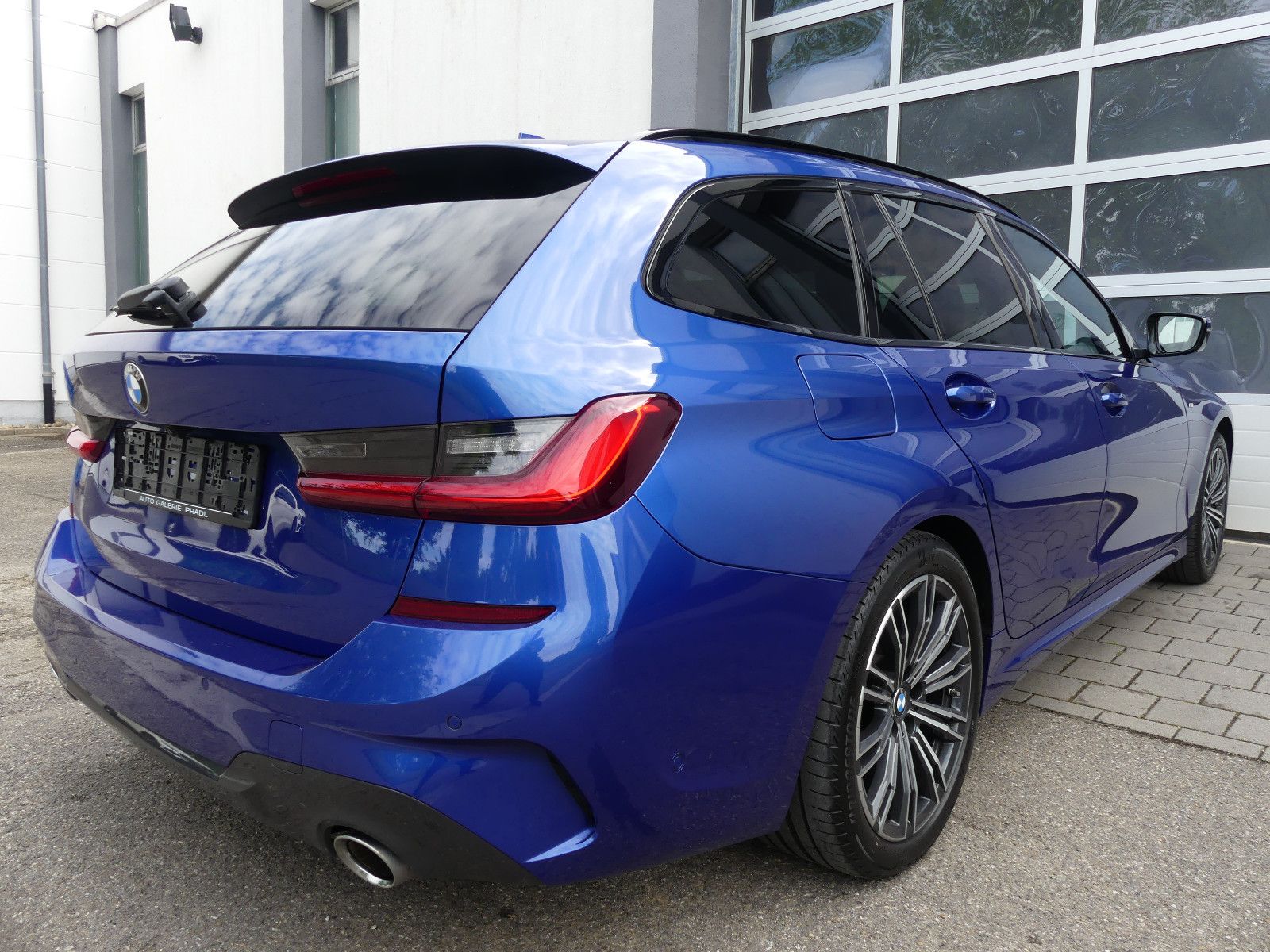 BMW 320d M Sport Touring Laser/Pano/Kamera/AHK/1.Hd foto 5
