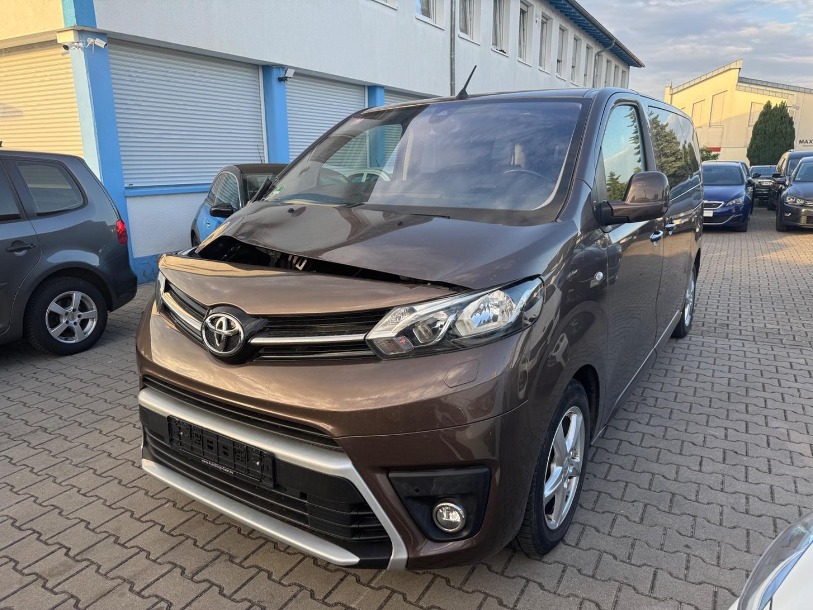 Toyota Proace Verso L1 Team Deutschland 8 Sitzer