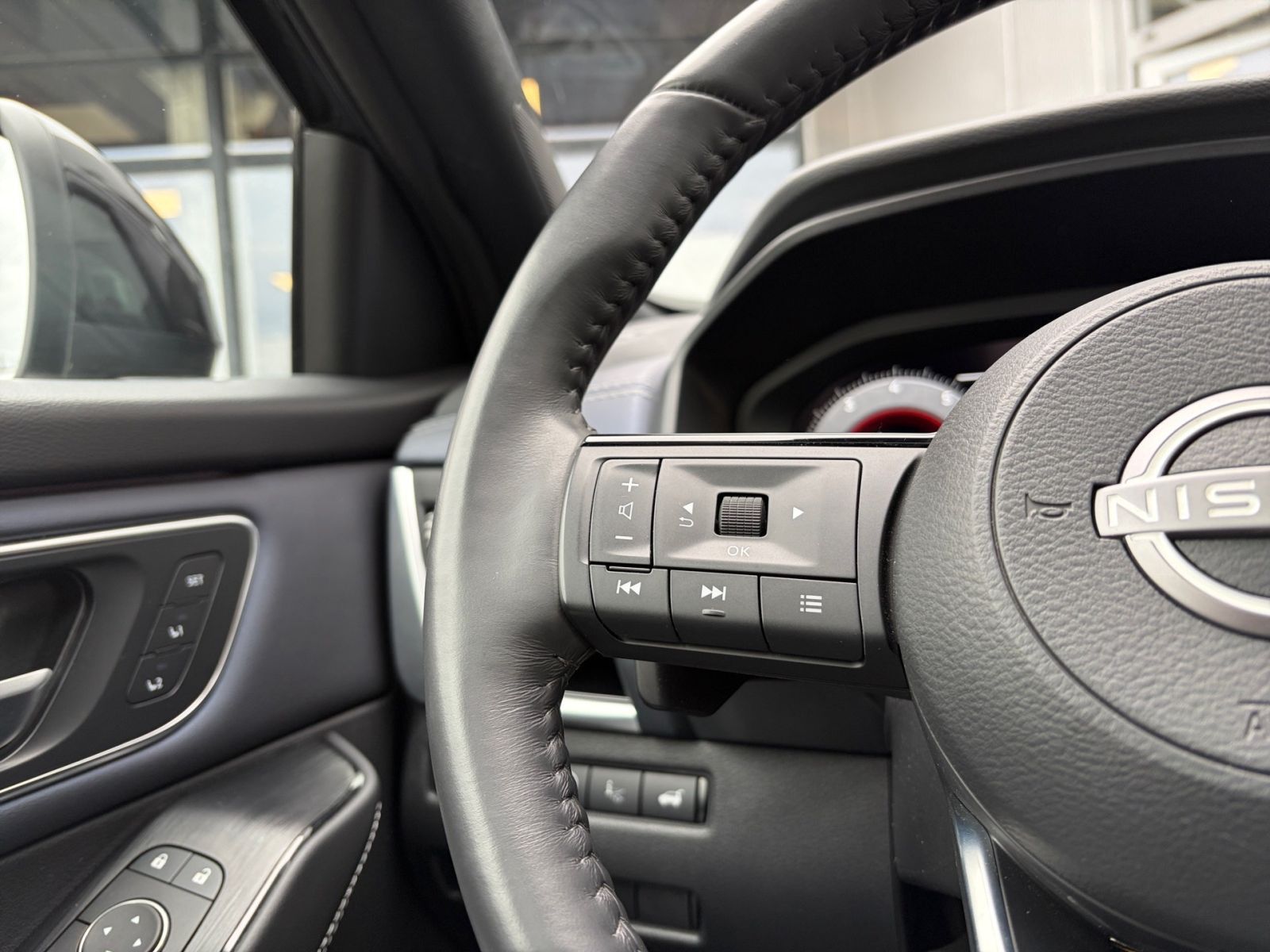 Fahrzeugabbildung Nissan Qashqai 1.3 DIG-T Tekna+ 4x4*SHZ*Navi*360°Kamera