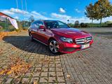 Mercedes-Benz E 220 d 4MATIC T Autom. - - rote Mercedes-Benz E-Klasse