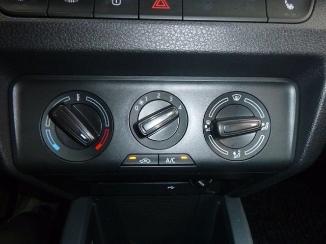 Fahrzeugabbildung Skoda Fabia 1,0 MPI Cool Plus >38.963/Sitzheiz/PDC<