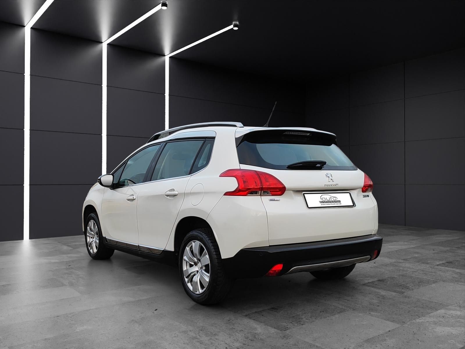 Fahrzeugabbildung Peugeot 2008 Allure*Automatik*Navi*Blth*LED*